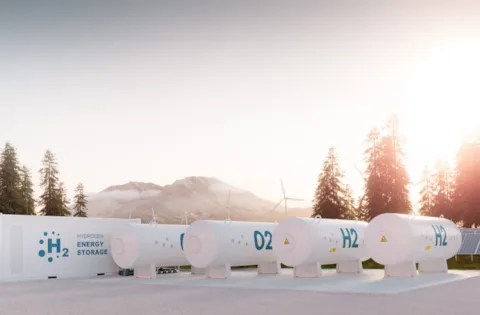 Guidelines on material qualification for underground hydrogen storage